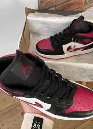 Демісезонні жіночі шкіряні високі кросівки nike air jordan retro 1🆕 найк аір джордан5 фото