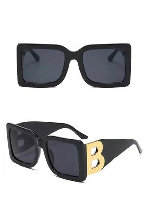 Солнцезащитные очки черные квадратные
