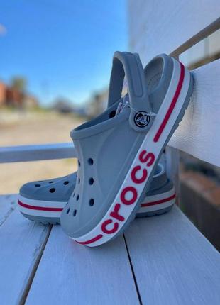 Крокси жіночі чоловічі сабо crocs bayaband clog gray крокси унісекс сірого кольору