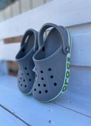 Крокси жіночі чоловічі сабо crocs bayaband clog volt green2 фото