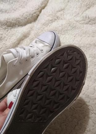 Белые кеды типа convers 4