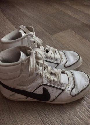 Кроссовки высокие, сникеры белые на шнурках  nike