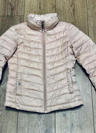 Стильная демисезонная стёганная курточка пудрового цвета для девочки french connection (англия)