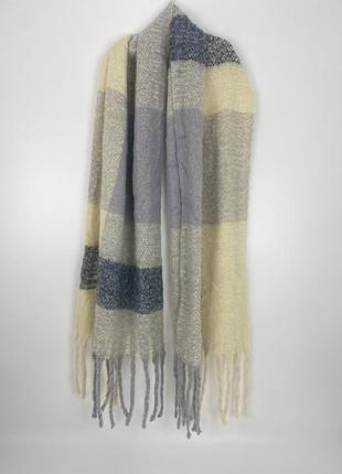 Великий жіночий шарф