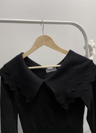 Чорний светр з коміром2 фото