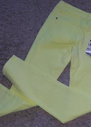 Новые,брендовые,ярко-салатовые джинсы скинни от celebrity pink jeans1 фото