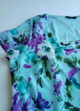 Красивая блуза  в цветочный принт1 фото