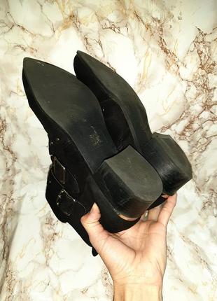 Чорні демі черевики із пряжечкми на середніх підборах9 фото