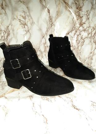 Чорні демі черевики із пряжечкми на середніх підборах1 фото