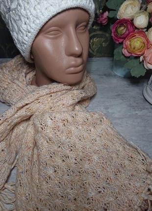 Красивый женский персиковый ажурный шарф с люриксом5 фото