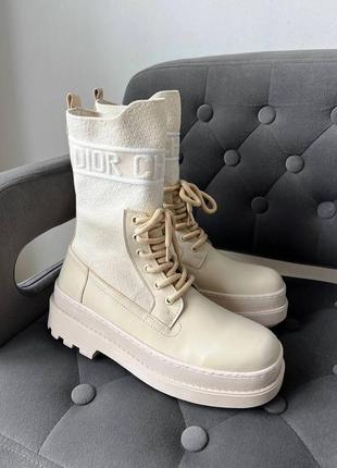 Шикарные женские ботинки в стиле christian dior beige sock бежевые1 фото