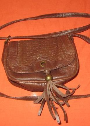 Маленькая кожанная коричневая сумочка длинный ремешок1 фото