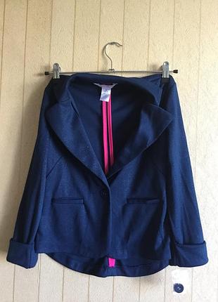 Стильный трикотажный пиджак для девочек на рост 140-146