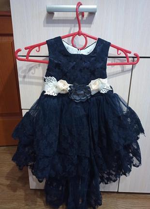 Сукня на рочок святкова сукня з мереживом сукня зі шлейфом