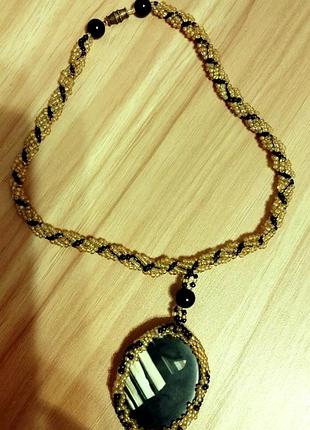 Жіноча прикраса