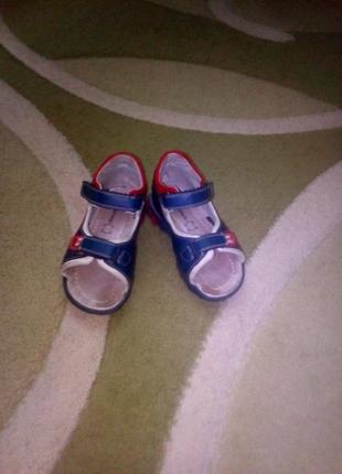 Босоніжки шкіряні