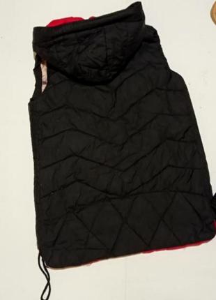 Чорна тепла жилетка з капюшоном2 фото