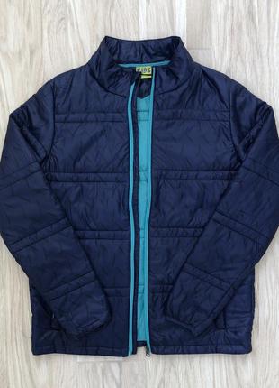 Красива осіння куртка