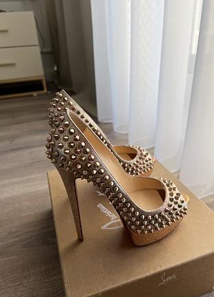 Туфлі christian louboutin
