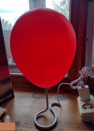 Лампа настольная   пеннивайз оно pennywise red balloon lamp paladone6 фото