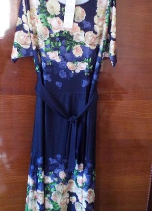 Ефектна сукня довга з квітами