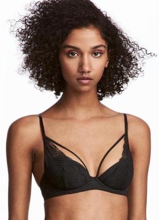 Чорний мереживний бюстгальтер з портупеями