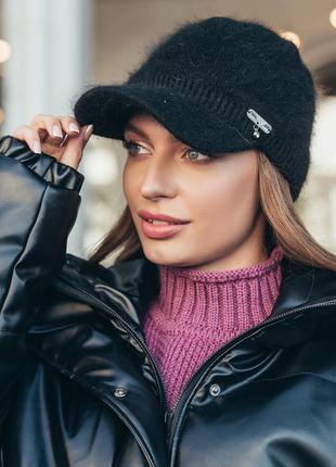Женская теплая зимняя черная бейсболка кепка