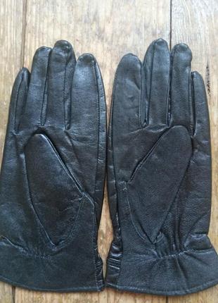 Новые женские перчатки из лайковой кожи с небольшим браком2 фото