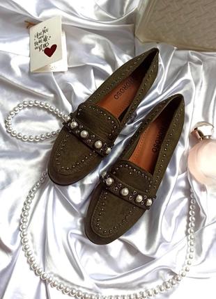 Женские туфли лоферы цвета хаки с декором бусинами удобные/замшевые/балетки3 фото