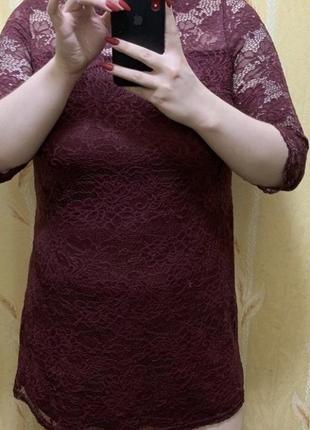 Плаття кольору бордо