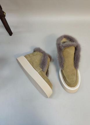 Женские хайтопы из натуральной замш оливкового цвета декорированный натуральная опушкой