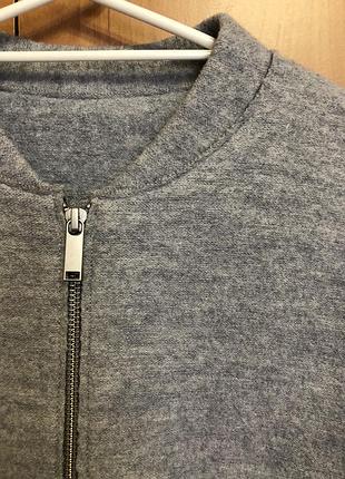 Прекрасное пальто серо-голубого цвета cos