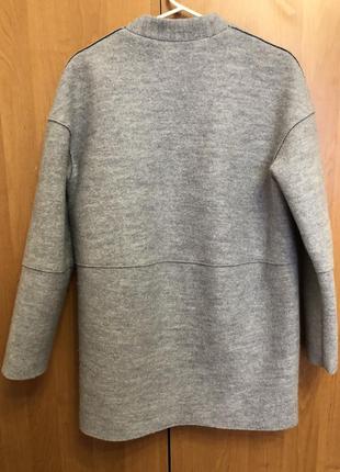 Прекрасное пальто серо-голубого цвета cos