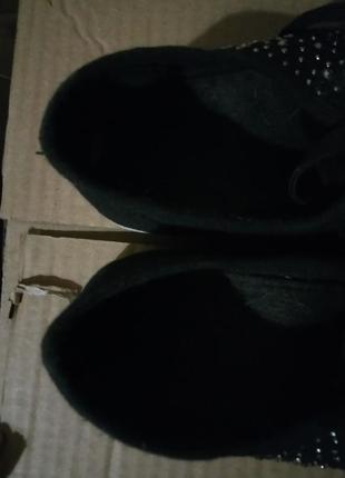 Черные спортивные тапки на шнурках с блестками по бокам9 фото
