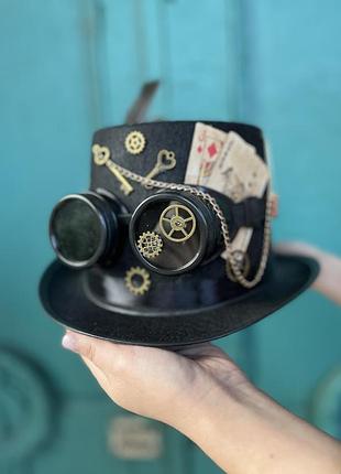 Шляпа стимпанк, карты и перо, с шестерёнками и очками , высокий цилиндр