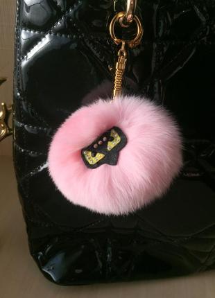Брелок на сумку,нат.меховой монстр,розового цвета2 фото