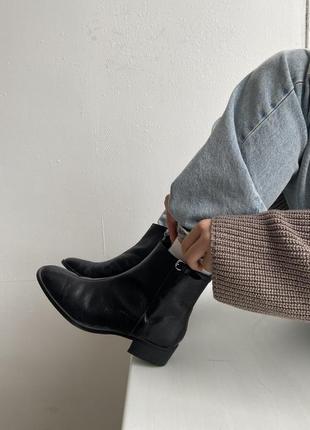 Шкіряні казаки zara