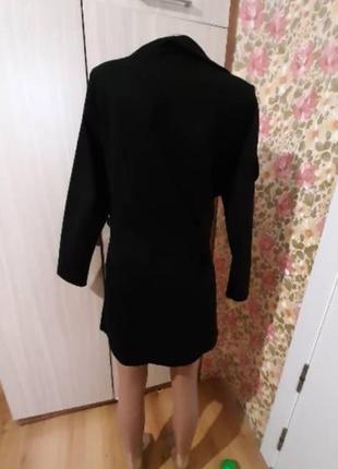 Укорочене пальто чорне з паском9 фото