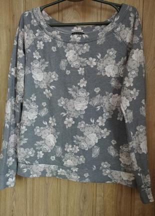 Свитшот в нюдовых тонах