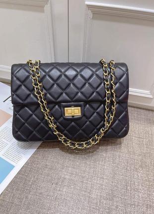 Женская кожаная черная стеганая сумка