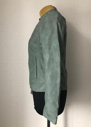 Стильная куртка под кожу с трикотажным капюшоном от gina, размер 40, укр 46-487 фото