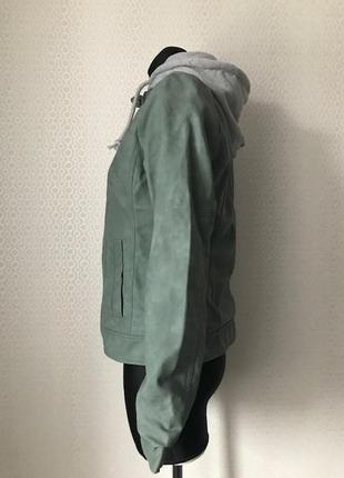 Стильная куртка под кожу с трикотажным капюшоном от gina, размер 40, укр 46-486 фото