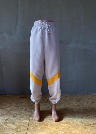 Класні спортивні штани monki