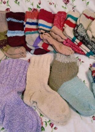 Вязанні шкарпетки и рукавиці.