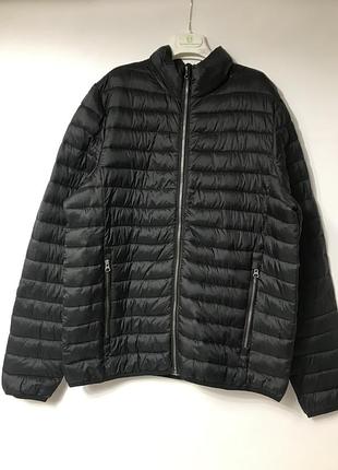 Стьобана демісезонна чоловіча курточка