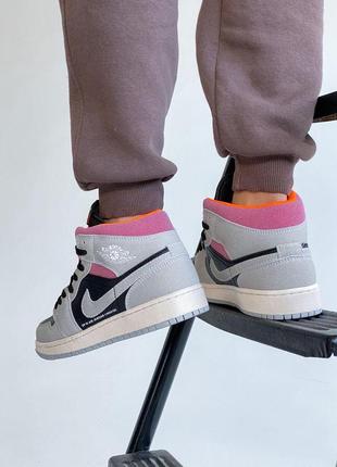 Жіночі кросівки nike air jordan 1 retro женские кроссовки найк аир джордан5 фото