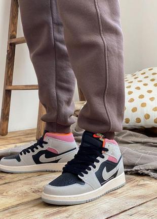 Жіночі кросівки nike air jordan 1 retro женские кроссовки найк аир джордан2 фото