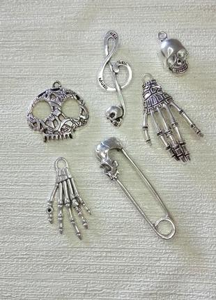 Прикраси подвески кулони рука скелета холлоуин3 фото