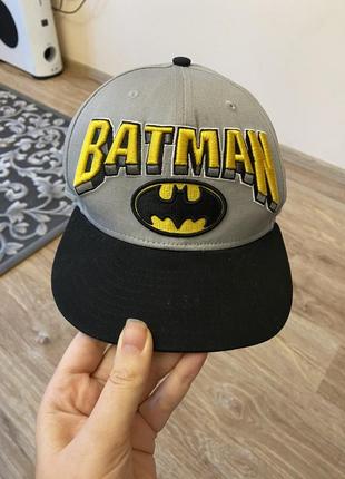 Класна кепка з регланом бетмера👌