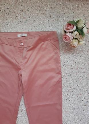 Розовые атласные брюки в бельевом стиле2 фото